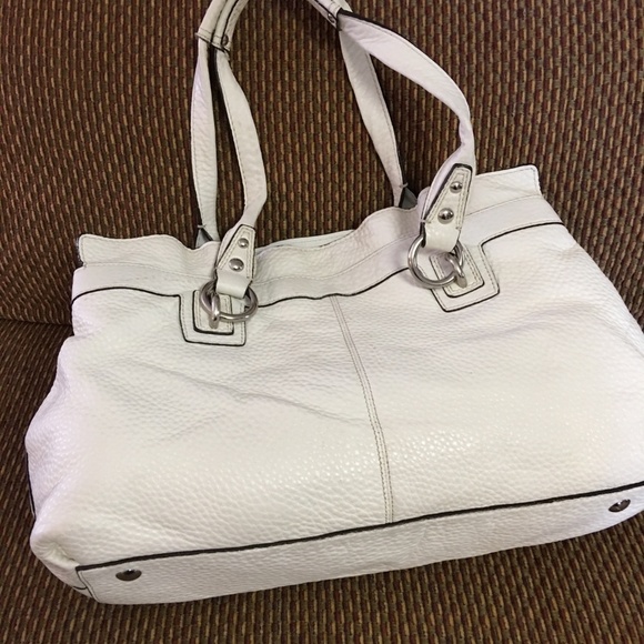 SOLD! COACH Ivory Penelope Large Satchel F14682 - Picture 7 of 8